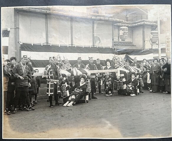 大阪北陽新地置屋たからや芸妓写真アルバム